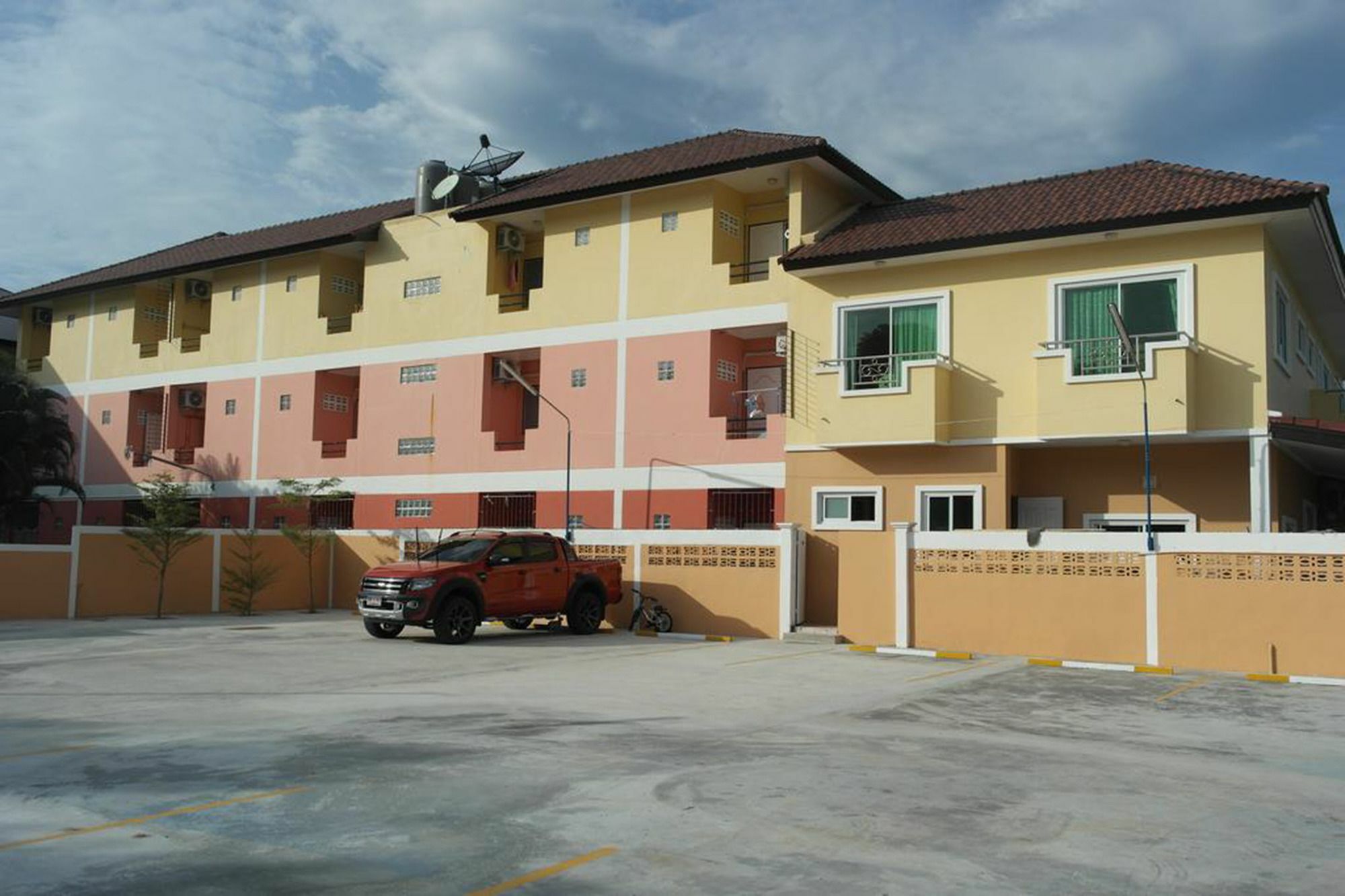 The Beehive Place Pak Chong Exterior foto
